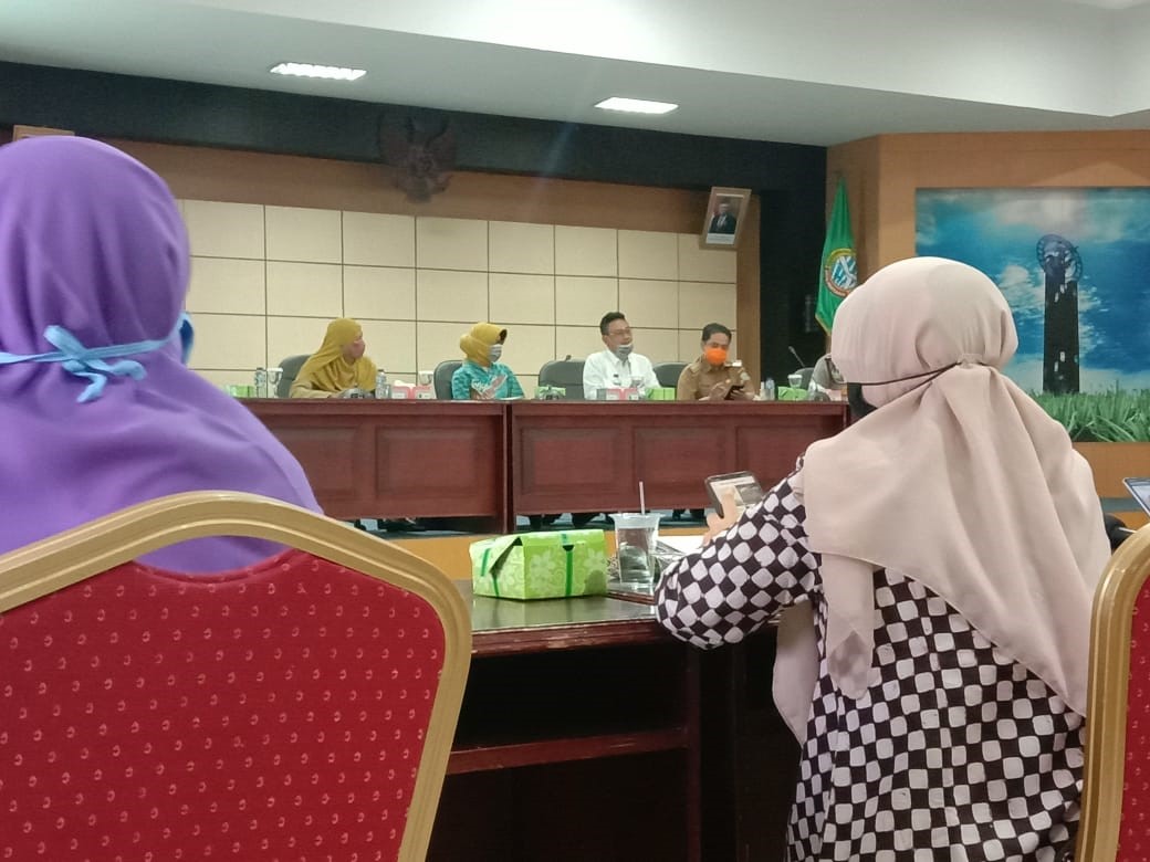 RAPAT DI KANTOR WALIKOTA TENTANG PROSTITUSI ANAK